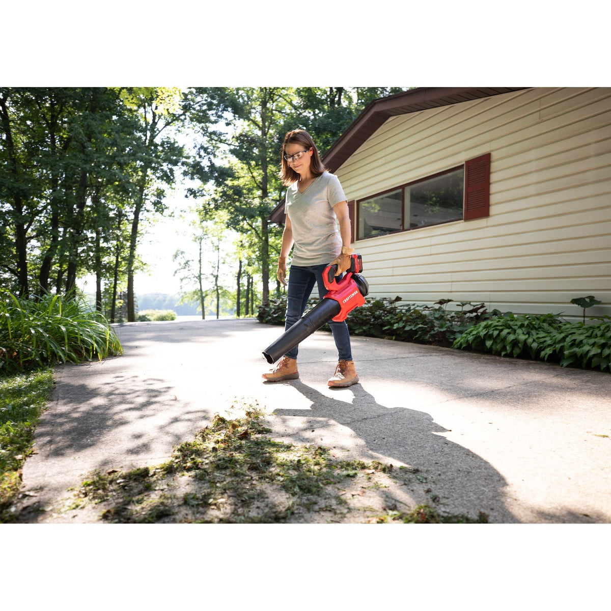 CRAFTSMAN V20* BRUSHLESS RP Cordless Axial Leaf Blower with (1) 5.0ah Battery and Charger – Reconditioned