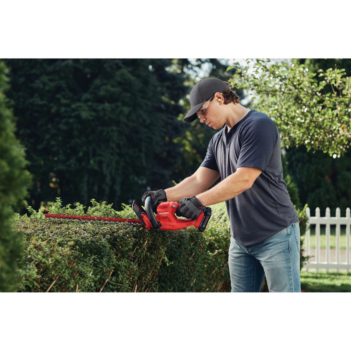 CRAFTSMAN V20* Recortasetos inalámbrico de 20 pulgadas con (1) batería de 1.5ah y cargador – Reacondicionado