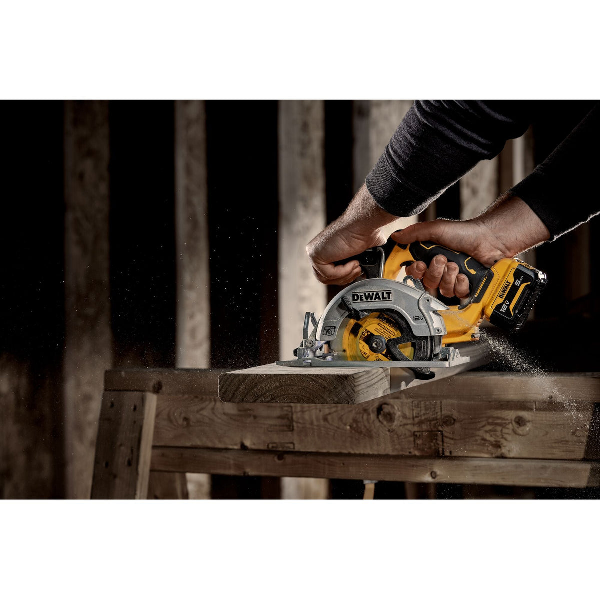DEWALT XTREME 12V MAX* 5-3/8 in. Brushless Cordless Circular Saw (Tool Only) – Reconditioned