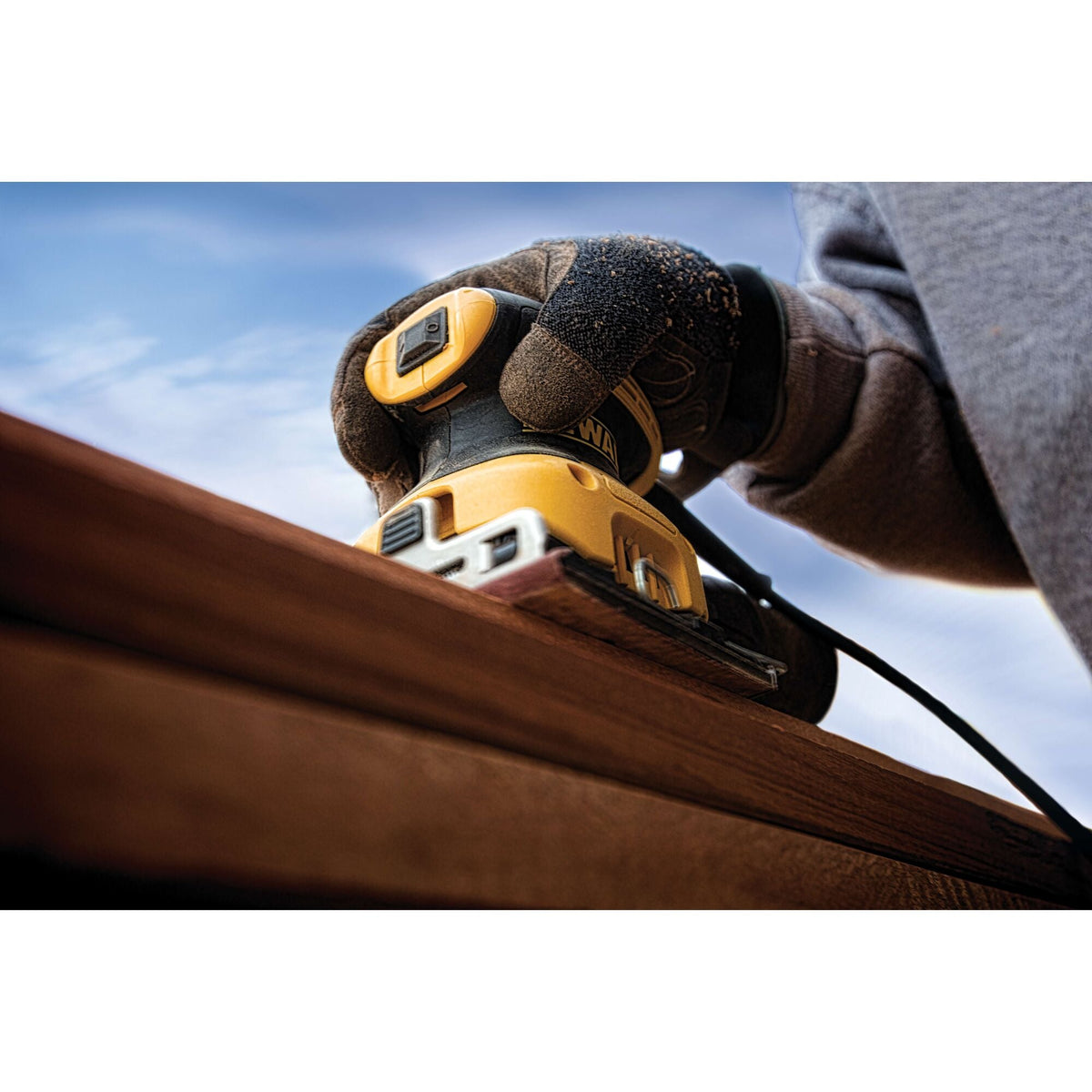 Lijadora eléctrica de cable DEWALT de 1/4 de pulgada (6,4 mm) con empuñadura de palma – Reacondicionada