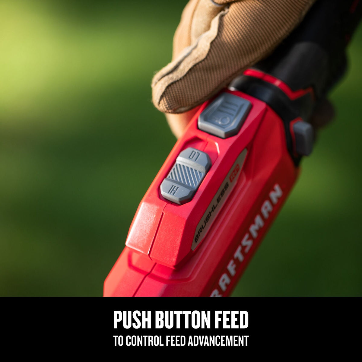 Recortadora de césped inalámbrica ajustable CRAFTSMAN V20* BRUSHLESS RP con (1) batería de 5.0 Ah y cargador – Reacondicionada
