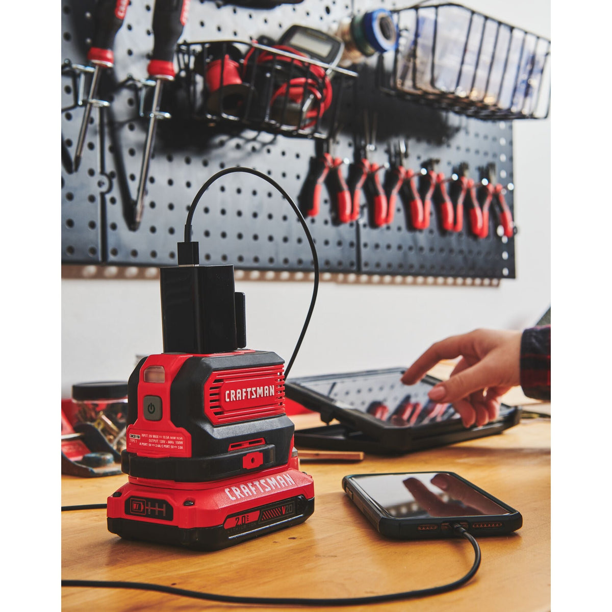 CRAFTSMAN V20* Estación de energía portátil/inversor (150 vatios) (solo herramienta) – Reacondicionado
