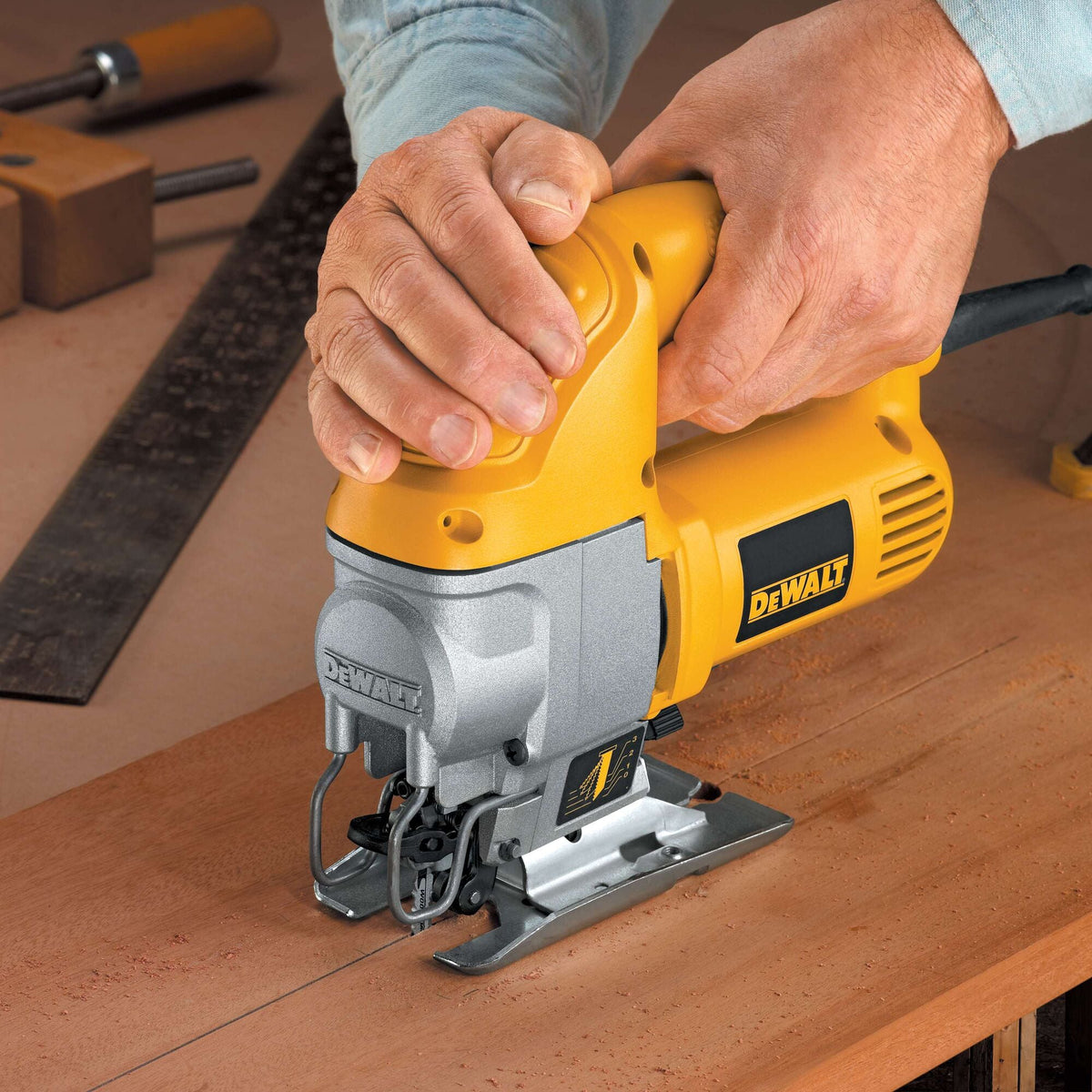 DEWALT 5.5 Amp Electric Variable Speed Jig Saw – Reconditioned